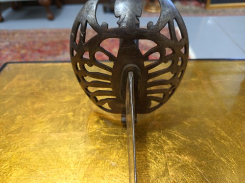 Lot 363 - A 19th century Heavy cavalry sword and...