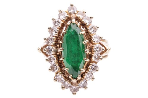 Lot A soudé emerald and diamond cluster ring,...