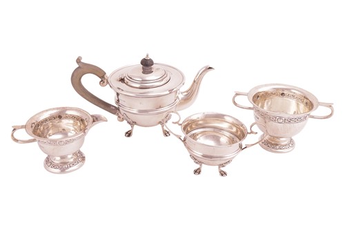 Lot 330 - A bachelor teapot and matching sugar basin;...