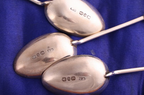 Lot 129 - A quantity of mixed cased flatware, including...