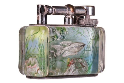 Lot 355 - A Dunhill Aquarium table lighter, of lobed...