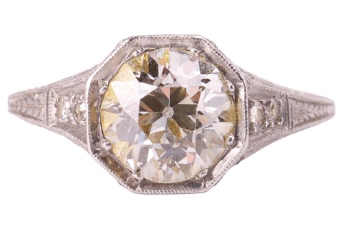 Lot 34 - A diamond solitaire ring, featuring an old-cut...