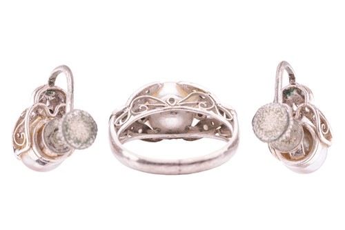 Lot 51 - A cultured pearl ring and earrings suite, the...