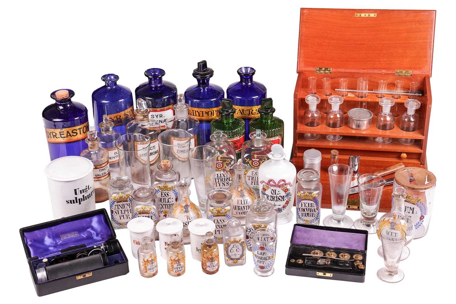 Lot 304 - A large collection of Continental...