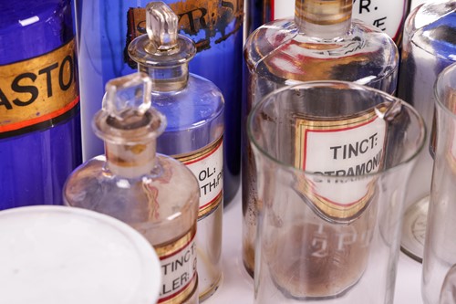 Lot 304 - A large collection of Continental...