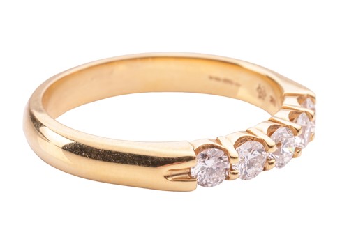 Lot 52 - A diamond five-stone ring in 18ct yellow gold,...