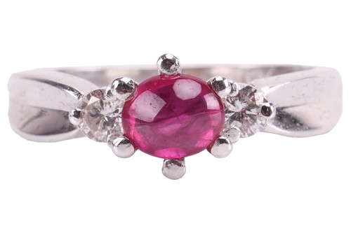 Lot 86 - A ruby cabochon and diamond dress ring,...