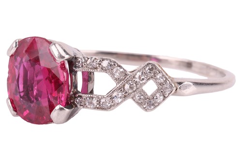 Lot 103 - An Edwardian ruby and diamond dress ring,...