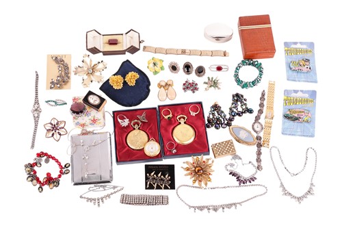 Lot 50 - A group lot of costume jewellery, to include...