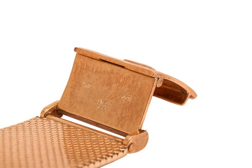 Lot 266 - Baume & Mercier An 18ct Gold Genteman's...