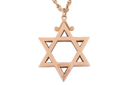 Lot 152 - A Star of David pendant on chain, the solid...