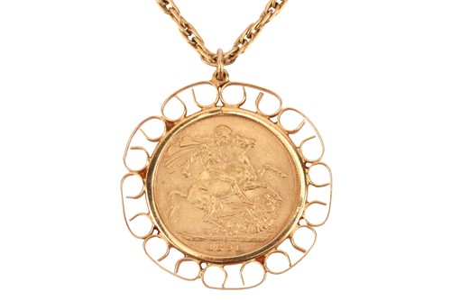 Lot 136 - A Queen Victoria full sovereign pendant on...