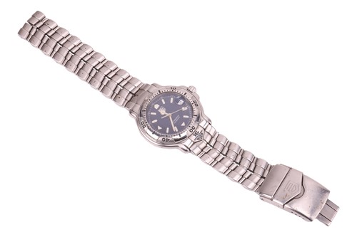 Lot 74 - TAG Heuer A Professional 6000 Series Gentleman'...