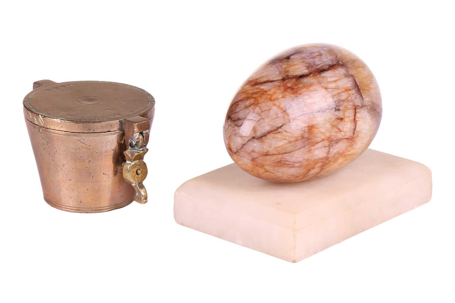 Lot 200 - A large Derbyshire fluorspar 'Blue John' egg...