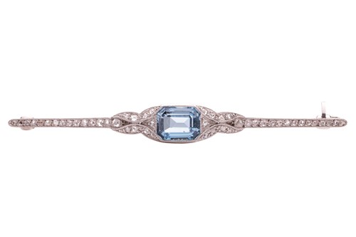 Lot 85 - An early 20th-century aquamarine and diamond...