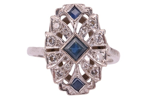 Lot 68 - A sapphire and diamond-set plaque ring,...