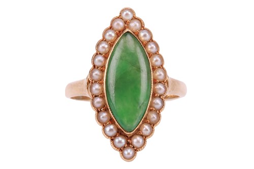 Lot 70 - An Edwardian jade and seed pearl cluster ring...