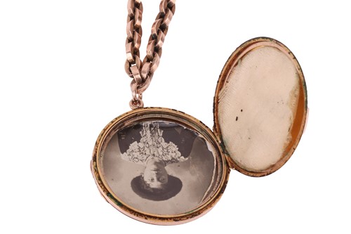 Lot 240 - A 9ct gold double locket on chain, a hardstone...
