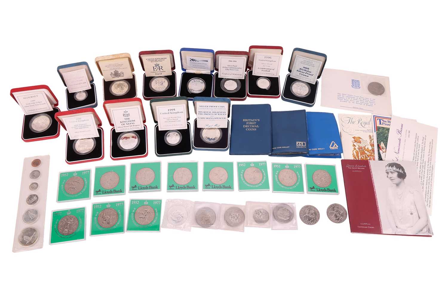 Lot 145 - A collection of twelve cased silver proof...
