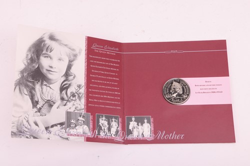 Lot 145 - A collection of twelve cased silver proof...