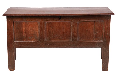 Lot 100 - An early 18th-century three-panel oak coffer...