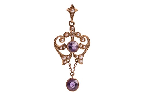 Lot 4 - Three jewellery items comprising an amethyst...