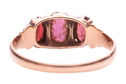 Lot 4 - Three jewellery items comprising an amethyst...