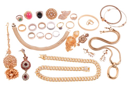 Lot 25 - A collection of gold-plated jewellery...