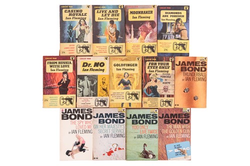 Lot 85 - James Bond, Roger Moore, The Saint, The...