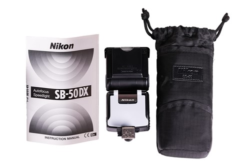 Lot 155 - A Nikon close up Speedlite Commander Kit R1C1,...