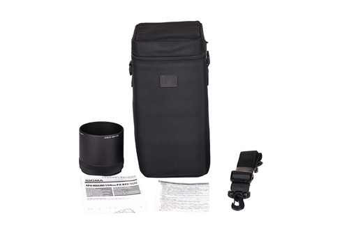 Lot 151 - A Sigma 150mm F2.8 APO Macro EX DG OS Optical...