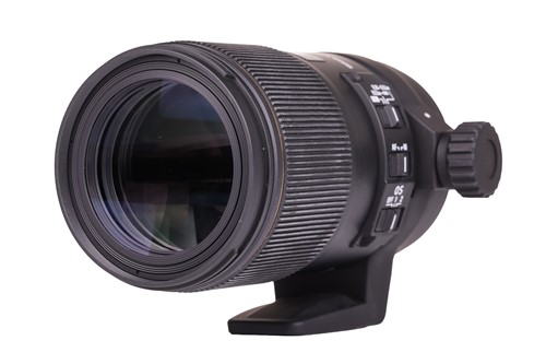 Lot 151 - A Sigma 150mm F2.8 APO Macro EX DG OS Optical...
