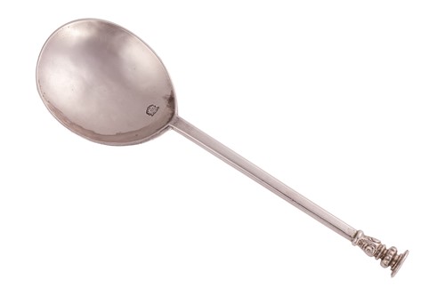 Lot 325 - A Charles II Seal Top Spoon, the fig shaped...