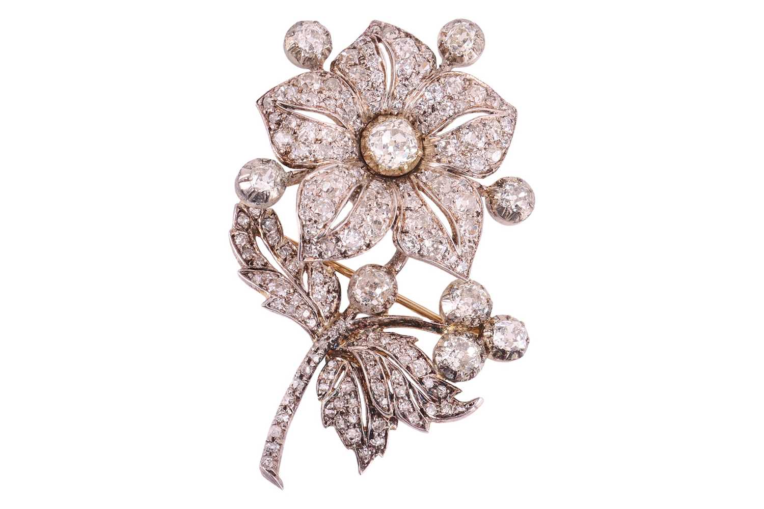 Lot 217 - A Victorian diamond en tremblant flower brooch,...