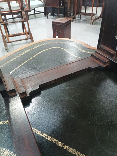 Lot 99 - An unusual George III mahogany 'Butler's...