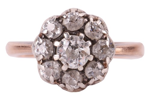 Lot 80 - An old-cut diamond daisy head cluster ring,...