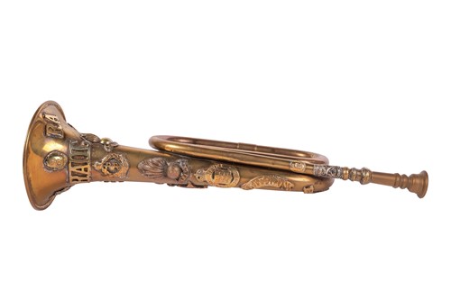 Lot 171 - A small collection of militaria, to include an...