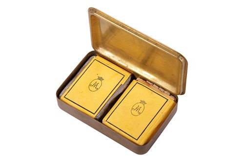 Lot 171 - A small collection of militaria, to include an...