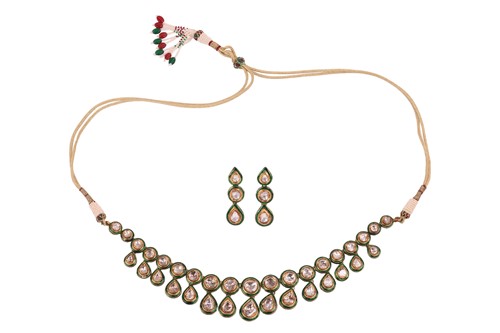 Lot 95 - An Indian diamond-set fringe necklace and...