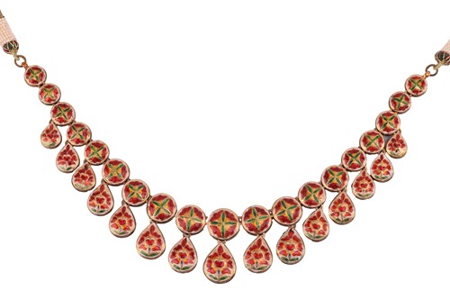 Lot 212 - An Indian diamond-set fringe necklace and...
