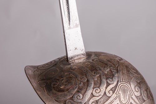 Lot 157 - A Victorian 1897-type officer's sword and...