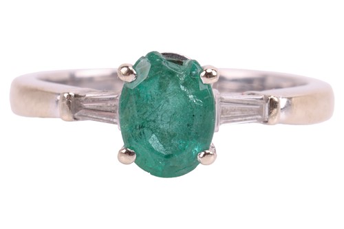 Lot 46 - An emerald and diamond ring, comprising a...