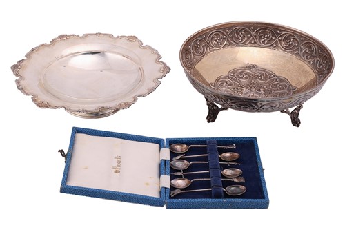 Lot 340 - Two fruit bowls and an Australian cased...