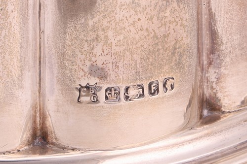 Lot 317 - A silver tea urn, Sheffield 1873 by Boardman &...