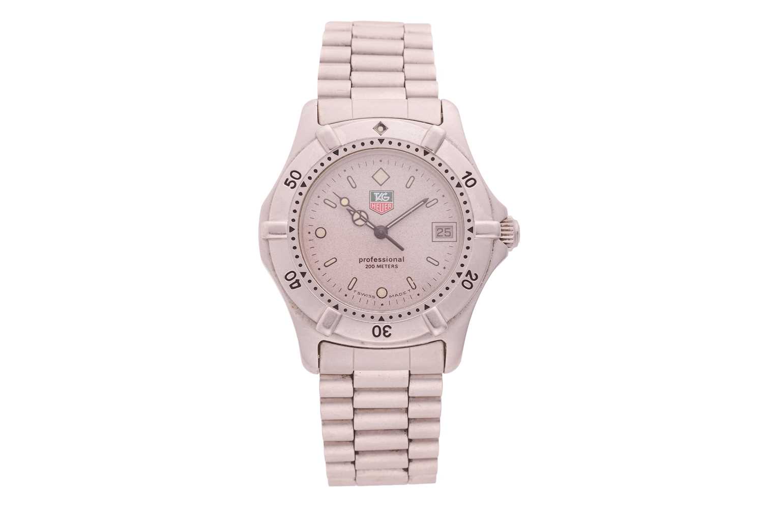 Lot 295 - TAG Heuer 2000 Series Reference: 962.213R