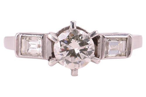 Lot 213 - A diamond trilogy ring, with an estimated...