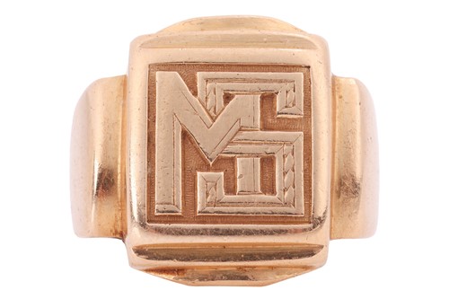 Lot 223 - A signet ring, the square ring head engraved...