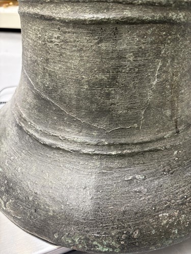 Lot 156 - A 17th century bronze church bell, maker...