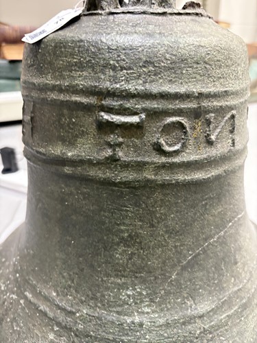 Lot 156 - A 17th century bronze church bell, maker...