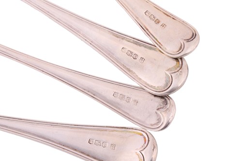 Lot 311 - A set of eight Old English thread pattern soup...